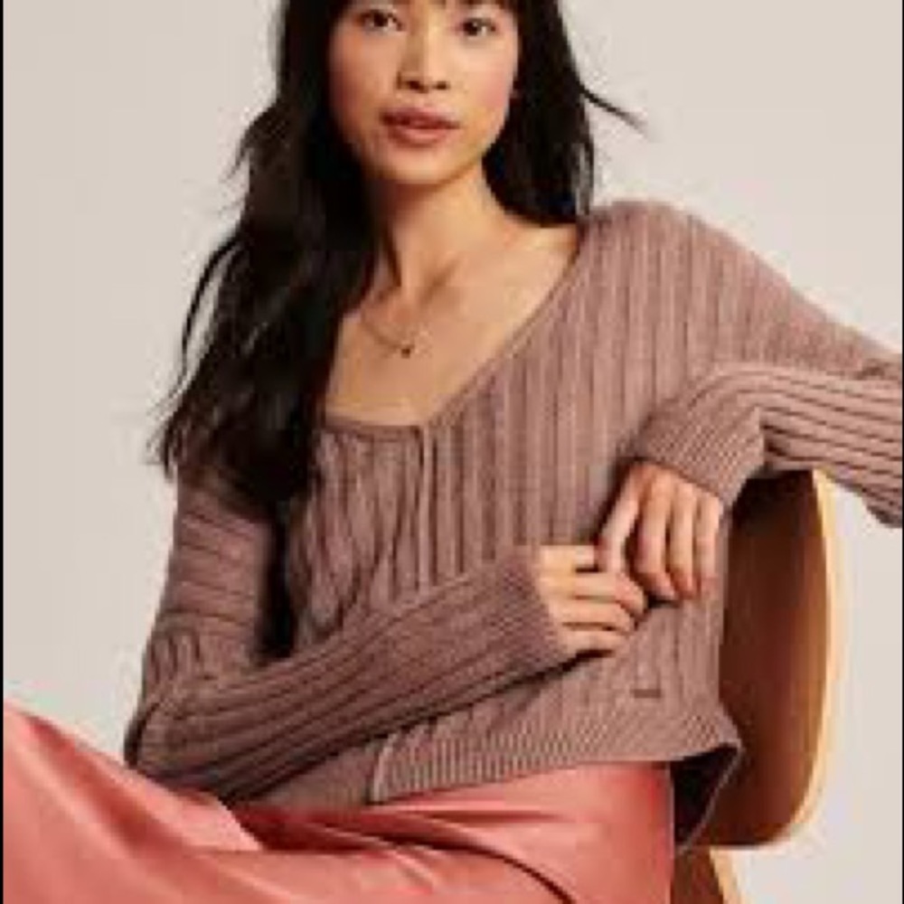 Abercrombie Boxy V-Neck Sweater